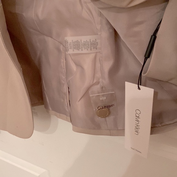 Calvin Klein Women's Two Button Lux Blazer Petite New with Tag - Picture 4 of 6